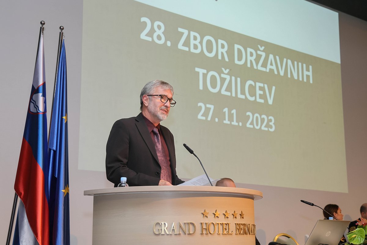 Predsednik Đorđević nagovarja udeležence Zbora državnih tožilcev