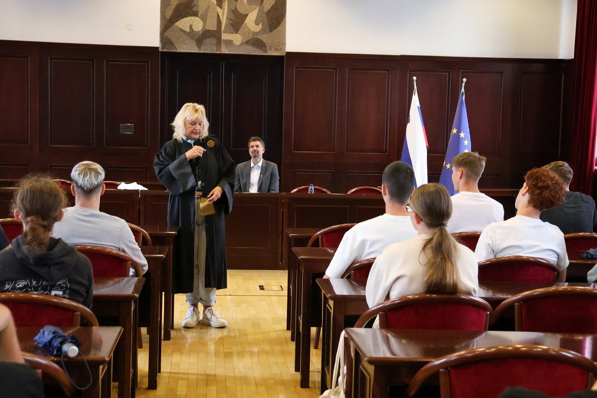 Obisk dijakov ŠC5 na Vrhovnem sodišču